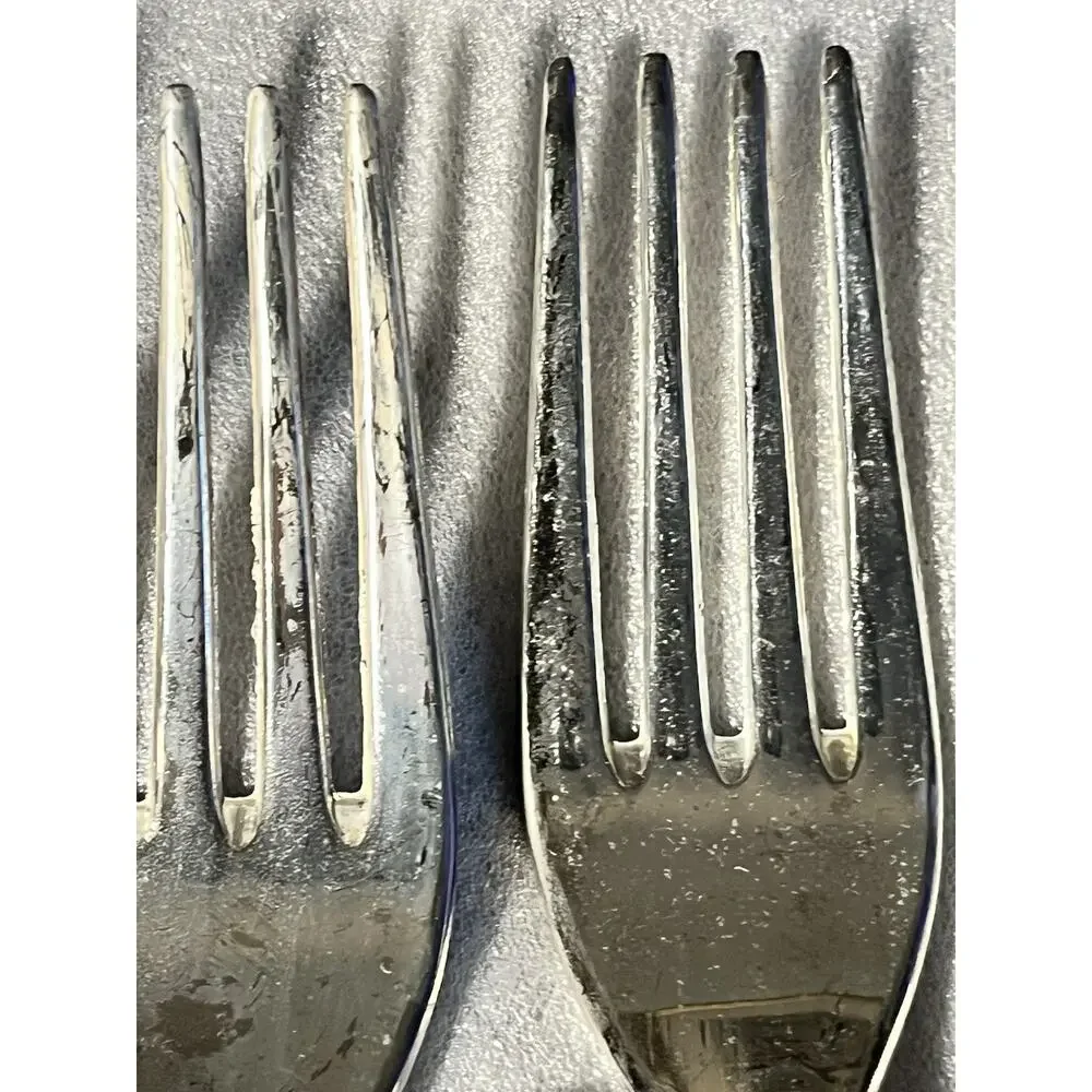 32 Piece Italian Kings Shell Pattern Silverplated Tarnished/dirty/pitted